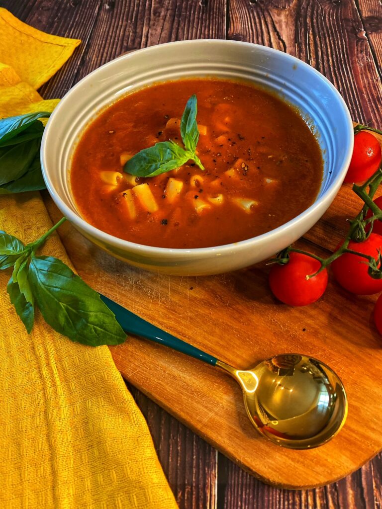 Tomato, Basil and Macaroni – Justme